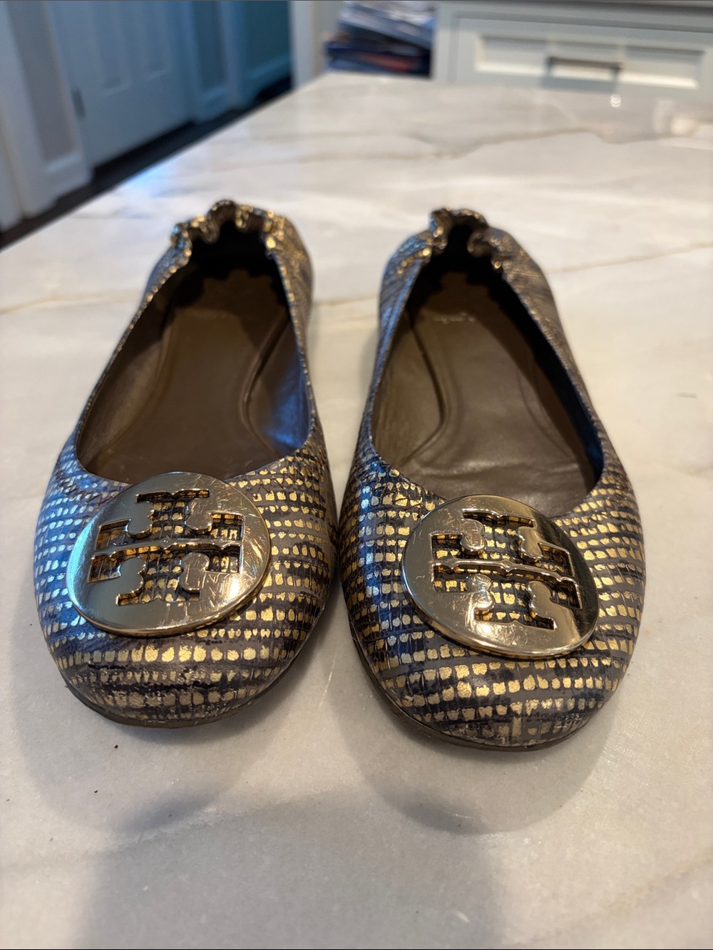 Tory Burch Reva Metallic Black Gold Lizard Print Flats, Size 8, GUC
